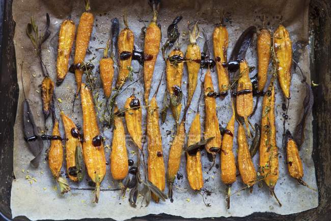 Oven-baked carrots — Stock Photo