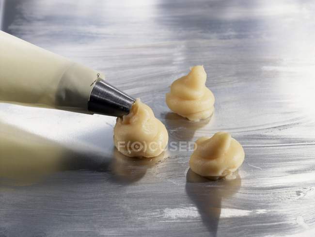 Making pastry puffs — Stock Photo