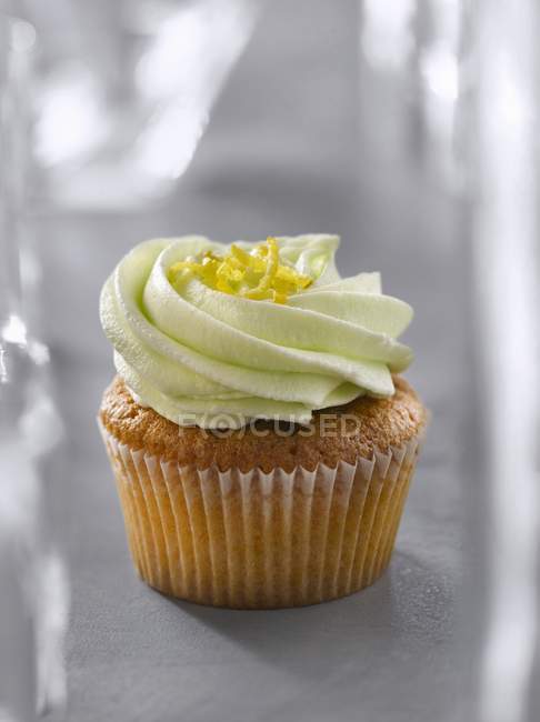 Lemon and lime cupcake — Stock Photo