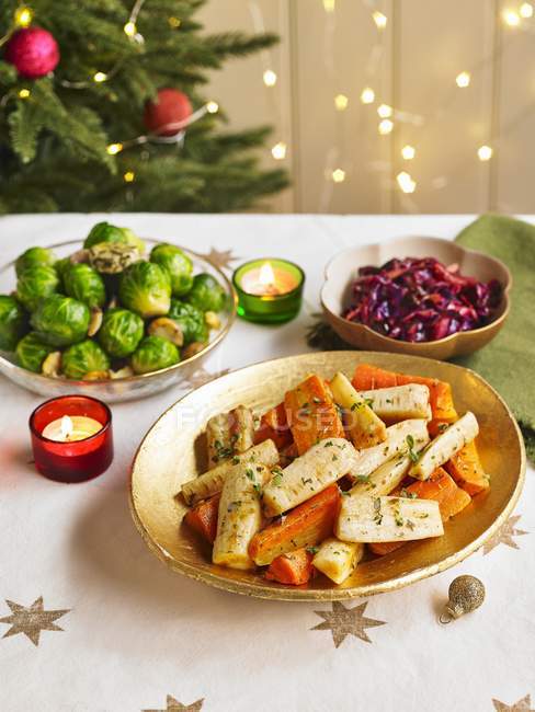 Sprouts With Chestnut And Thyme — Stock Photo