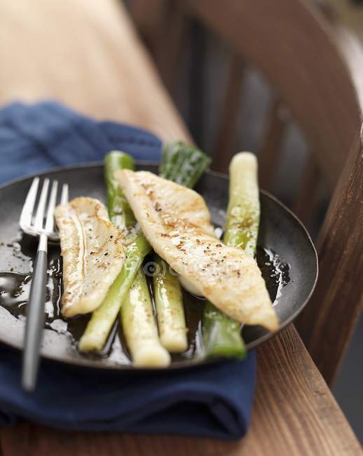 Fried Sole fillets with leeks — Stock Photo