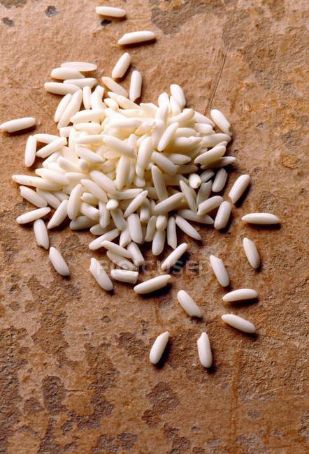 Uncooked rice grains — Stock Photo