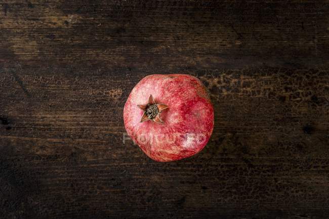 Fresh ripe Pomegranate — Stock Photo