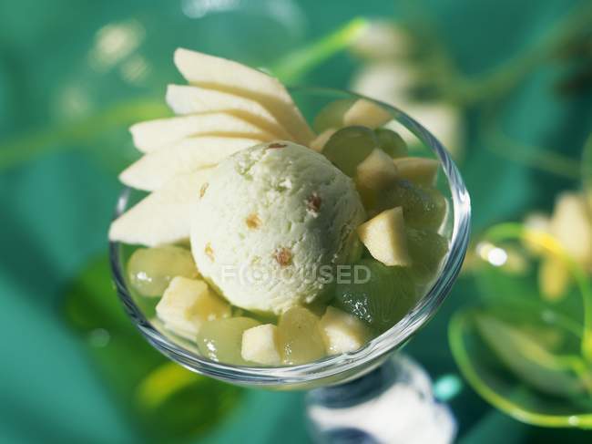 Apple sorbet with fruits — Stock Photo