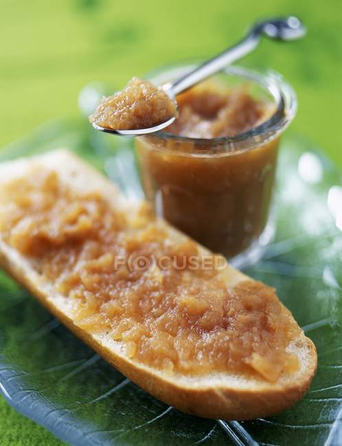 Caramel et sirop d'érable — Photo de stock