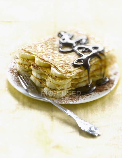 Pancake con banana e cioccolato — Foto stock