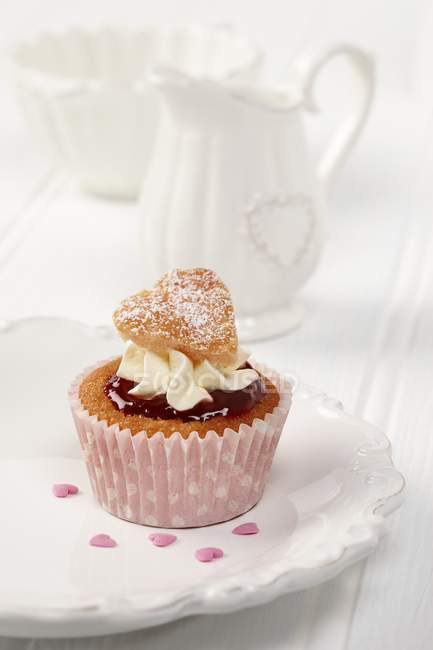 Sweet heart cupcake — Stock Photo