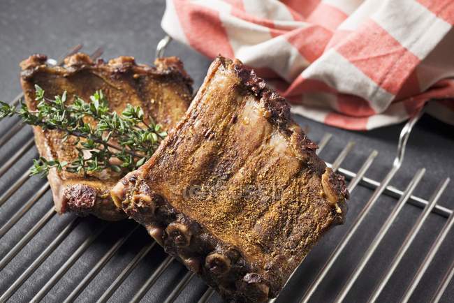Grilled spicy ribs — Stock Photo