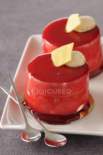 Cherry mousses in glass cups — Stock Photo