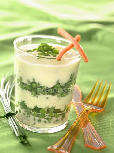 Fromage frais and pea verrine — Stock Photo