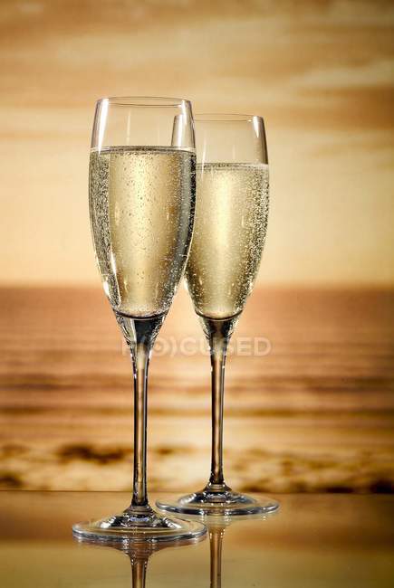 Due bicchieri di champagne — Foto stock