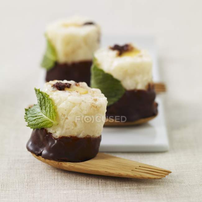 Rice and chocolate maki rolls — Stock Photo