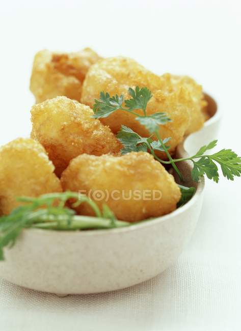 Croquetas de patata camembert - foto de stock