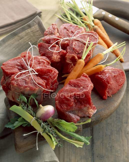 Bourguignon vom ungekochten Rindfleisch — Stockfoto
