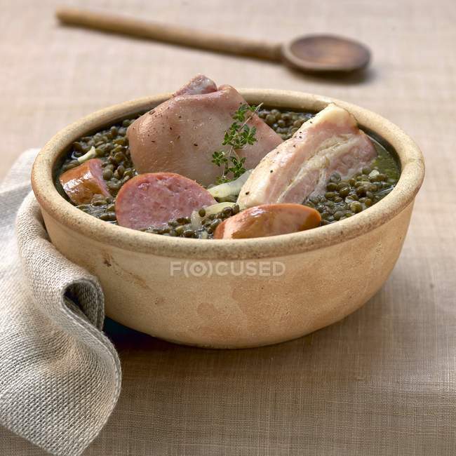 Nocca di maiale con lenticchie — Foto stock