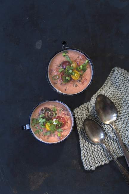 Миски томатного супу — стокове фото