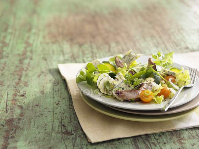 Салат из голубого сыра — стоковое фото