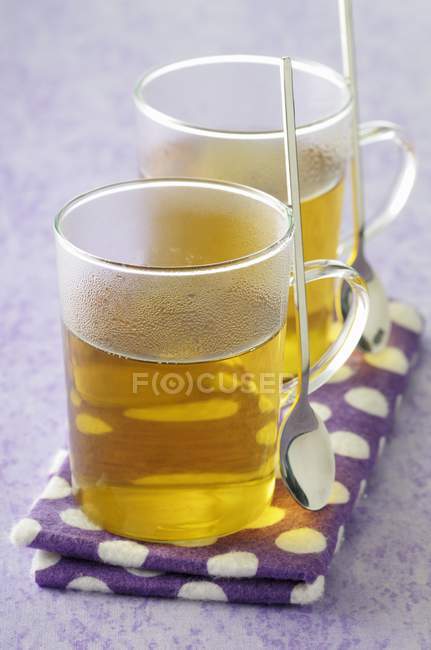 Tazas de té de hierbas - foto de stock