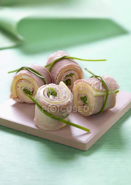 Boiled ham and chive rolls — Stock Photo