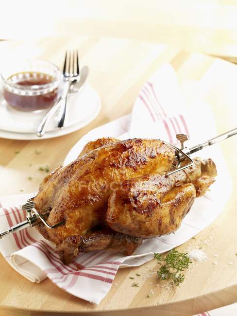 Pollo intero arrosto — Foto stock