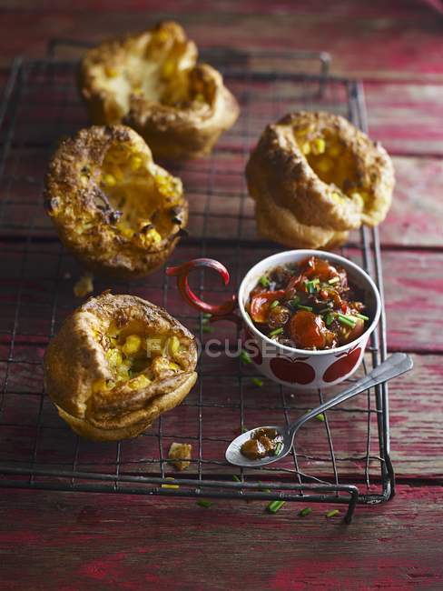 Muffins de maïs aux tomates — Photo de stock