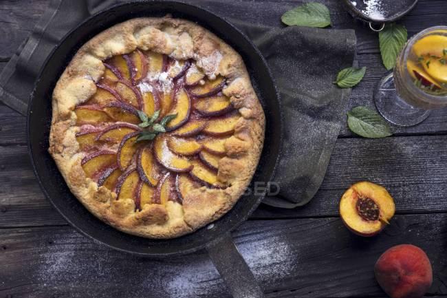Closeup top view of Crostata with peaches — Stock Photo