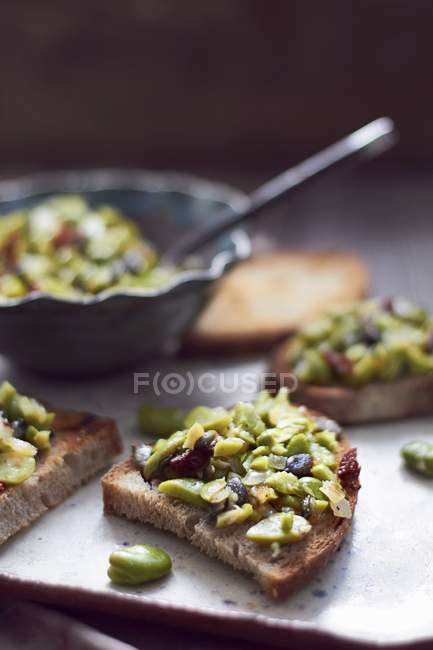Bruschetta di fave — Foto stock
