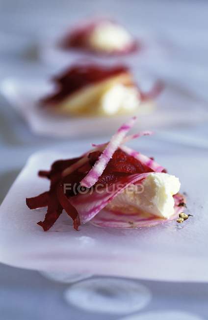 Beetroot millefeuille with cheese — Stock Photo