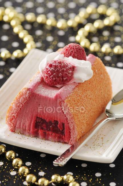 Christmas raspberry cake — Stock Photo