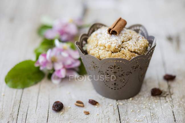 Muffin de manzana Lupine - foto de stock