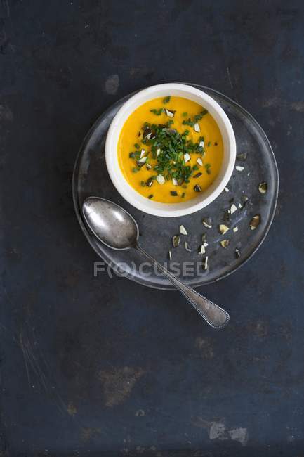Pumpkin soup with chives — Stock Photo