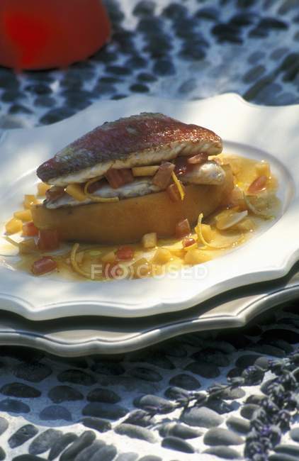 Red mullet with Provenal-style melon — Stock Photo