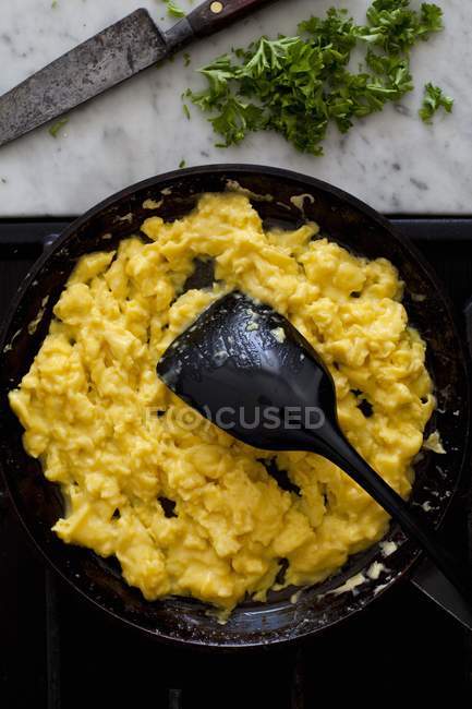 Creamy scrambled eggs — Stock Photo
