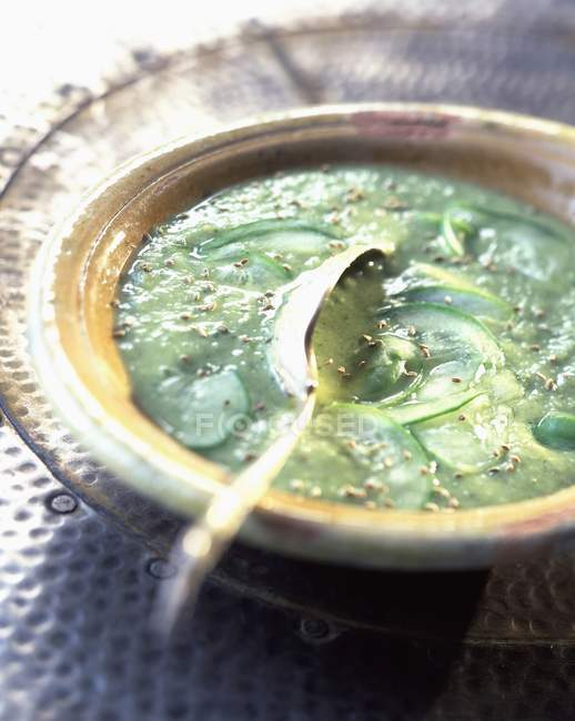 Cucumber and bean soup — Stock Photo