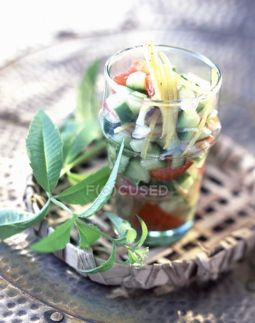 Salada de pepino em vidro — Fotografia de Stock