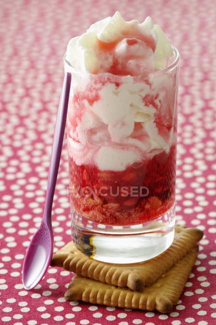Pomegranate syrup with cream — Stock Photo
