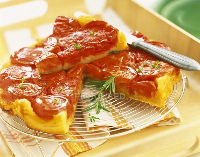 Torta de tomate e alecrim — Fotografia de Stock