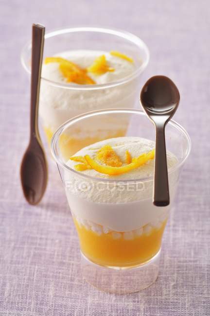 Orange meringue verrines — Stock Photo