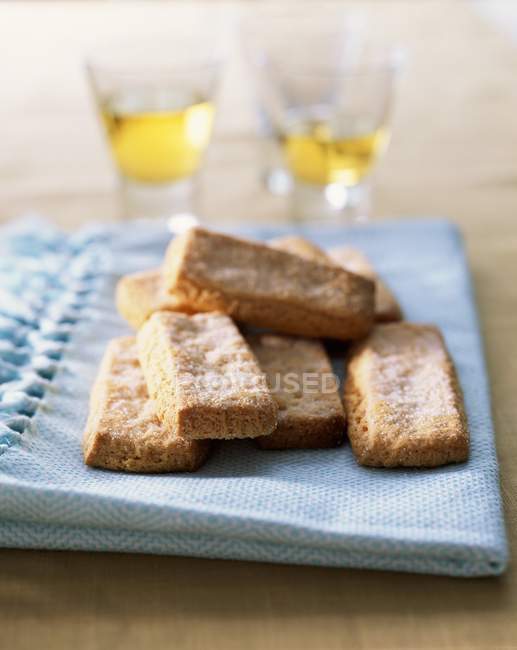 Canistrelli with white wine — Stock Photo