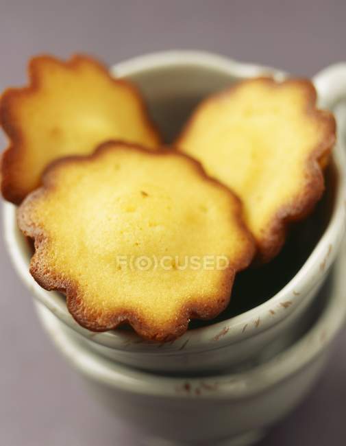 Flower-shaped homemade madeleines — Stock Photo