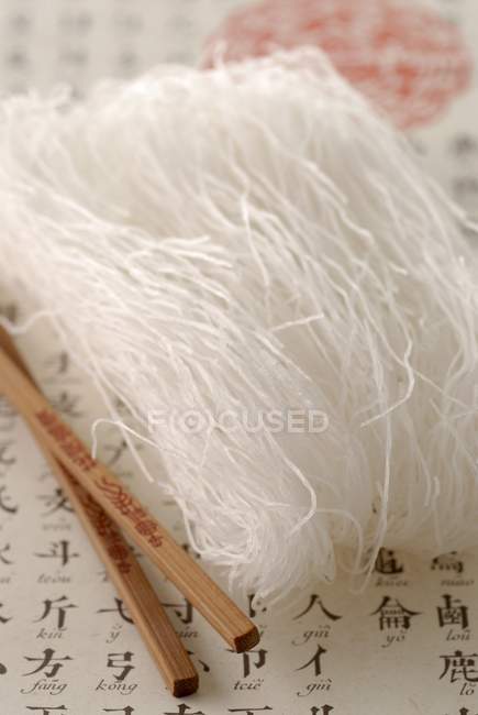 Dry uncooked soya glass noodles — Stock Photo