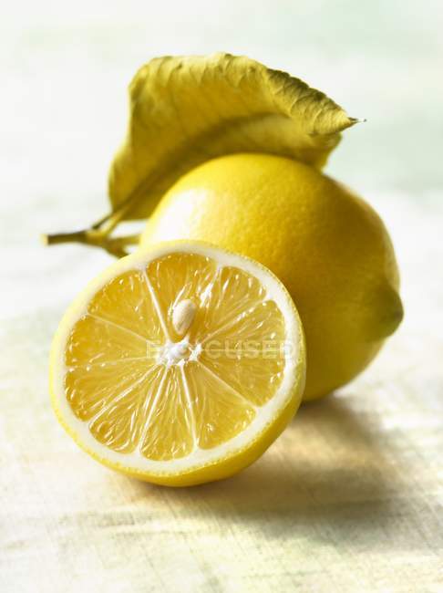 Fresh ripe Lemons — Stock Photo