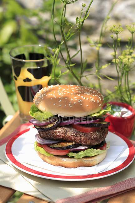 Homemade hamburger with onions — Stock Photo