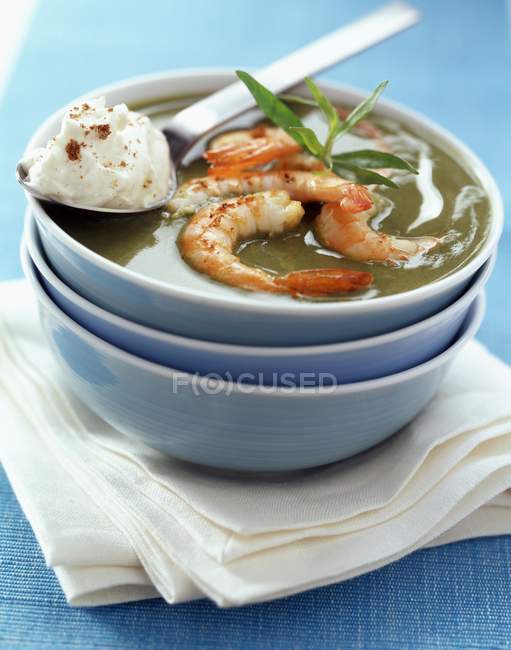 Cress soup with prawns — Stock Photo