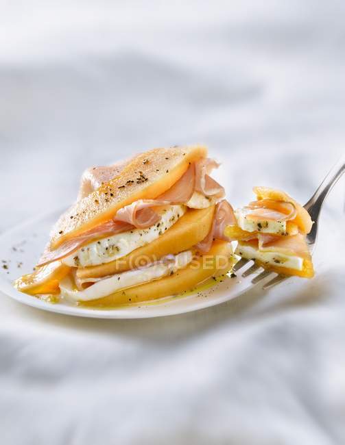 Melone pancetta e mozzarella — Foto stock