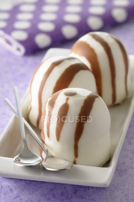 Merengue de chocolate branco — Fotografia de Stock