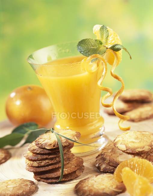Succo d'arancia in vetro — Foto stock