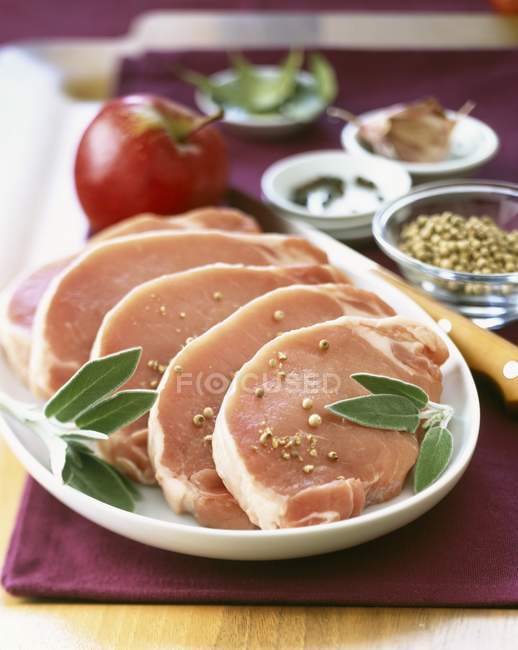 Pedaços de porco cru — Fotografia de Stock