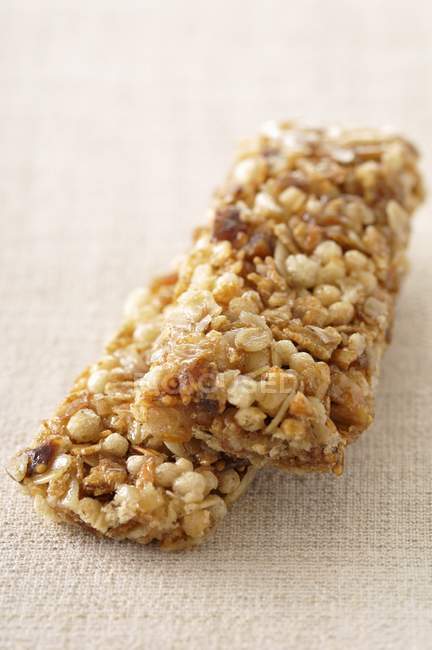 Cereal bars with puffed rice and raisins — Stock Photo