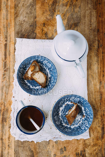 Speculoos biscuits and tea — Stock Photo